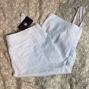 Gloria Vanderbilt white capris